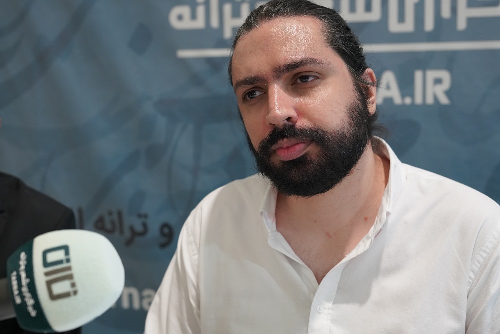 علیرضا قاسمیان خمسه: تصویرسازی در شعر امروز یک رکن اساسی است